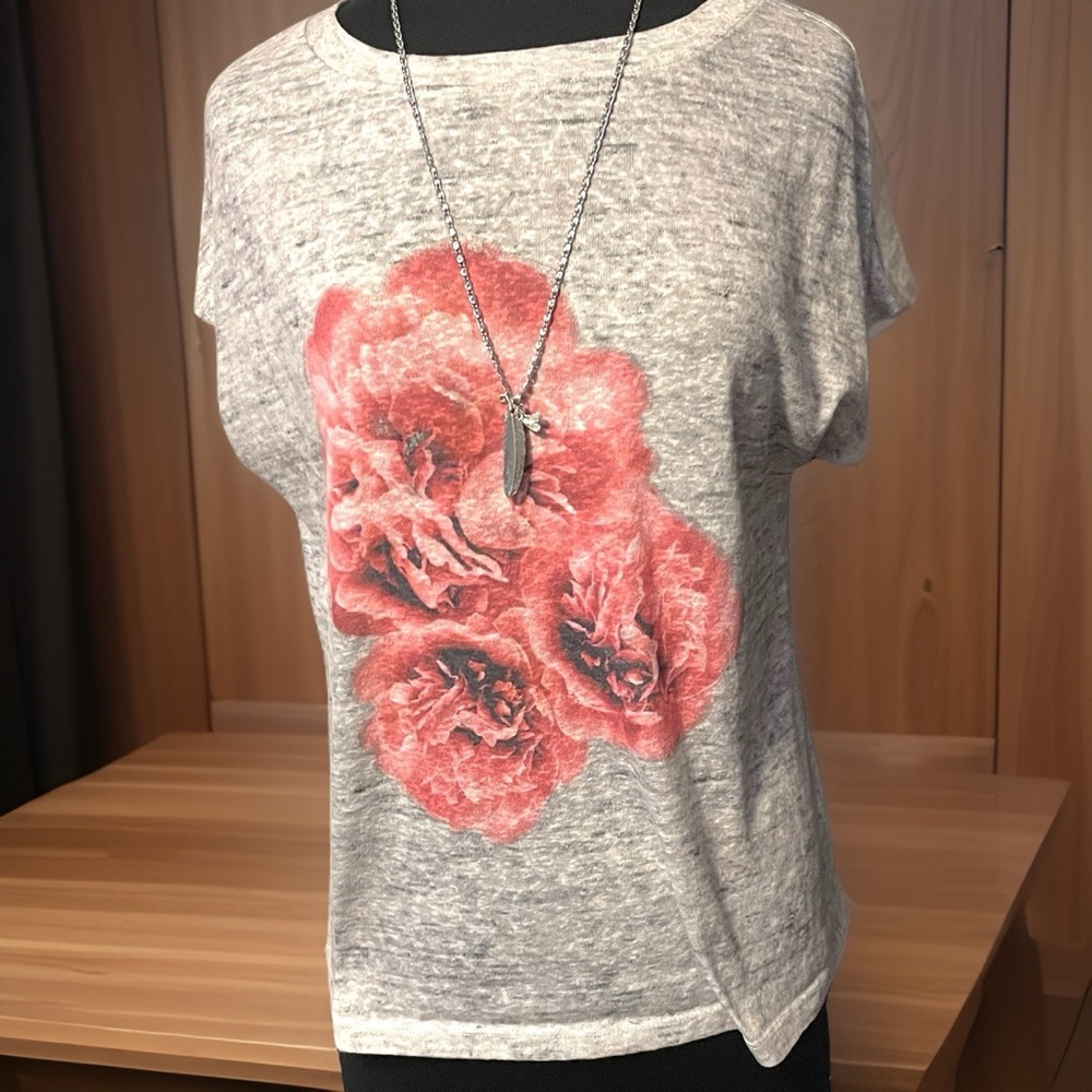 Nicole Miller lightweight sweater tee